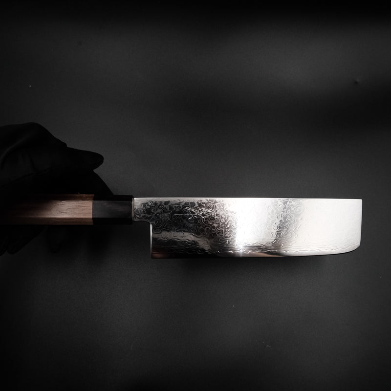 Yoshihiro Ginsan Nakiri 180mm, elde yandan görünüm