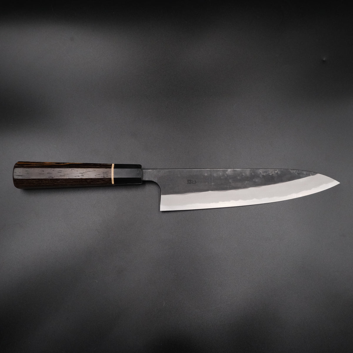 Nao Yamamoto Aogami #2 Gyuto 210mm, venge sekizgen wa saplı, yandan tam boy görünüm