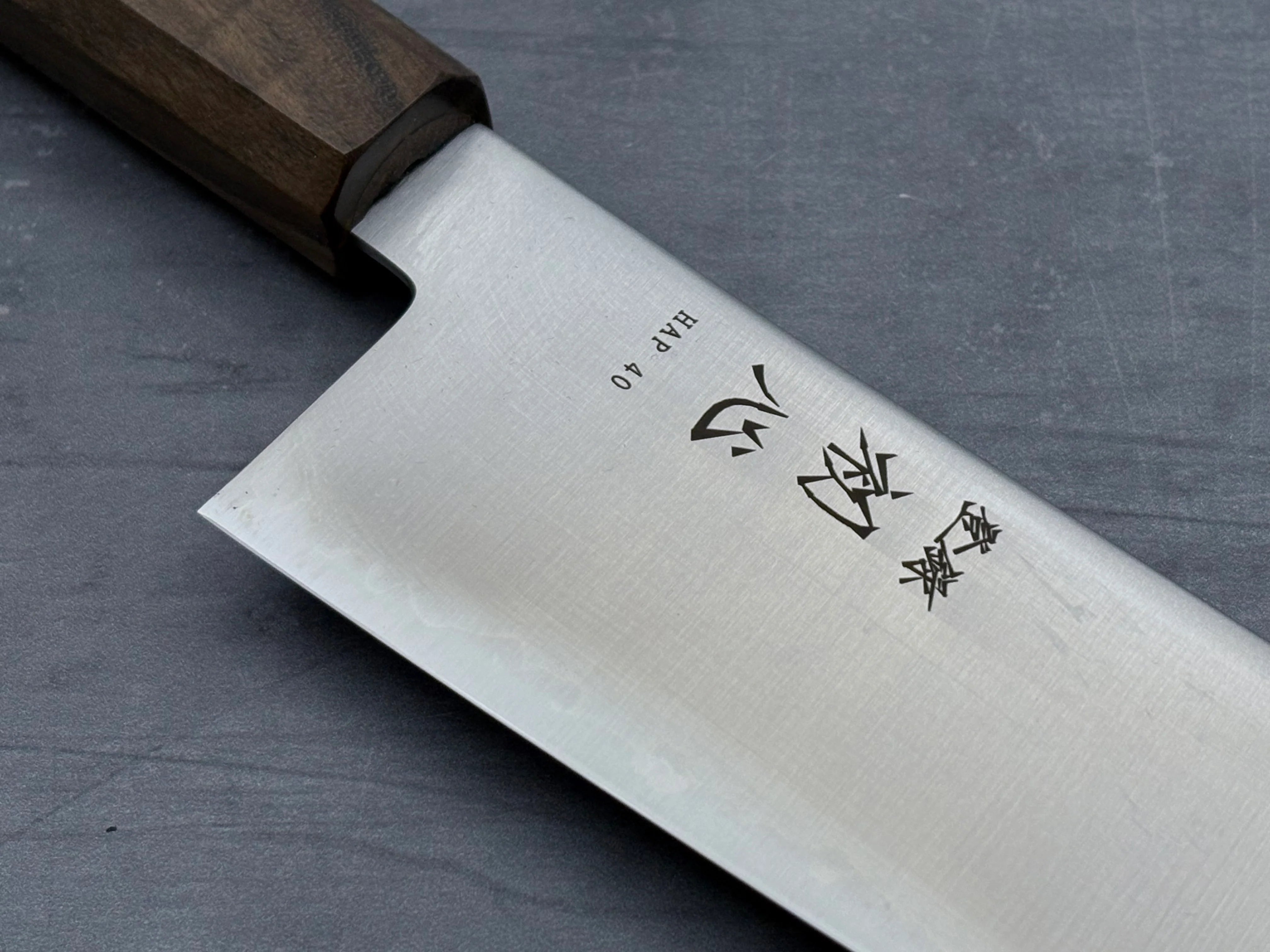 Japon Şef Bıçağı Hatsukokoro yakın çekim