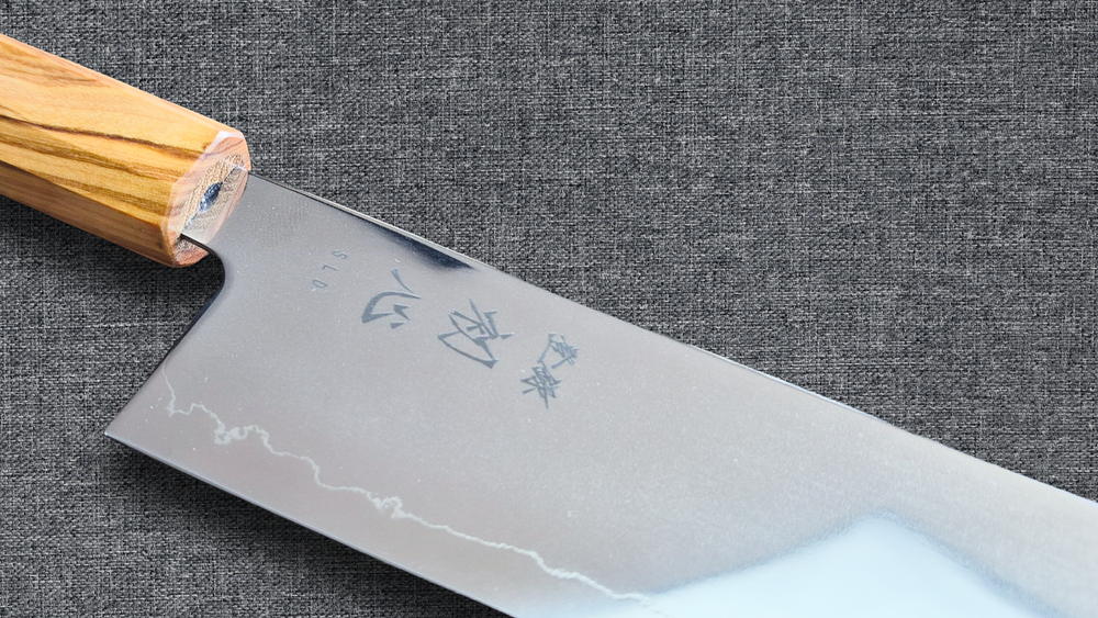 Hatsukokoro SLD Santoku - Mirror 170mm - Olive Wood